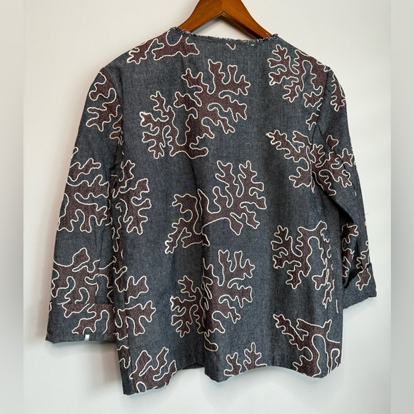 Embroidered Crew Neck Jacket - Picture 9 of 13